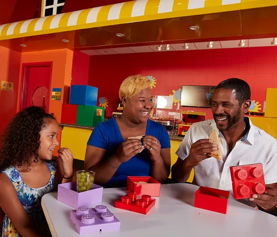 LEGO Cafe | LEGOLAND Discovery Center Chicago